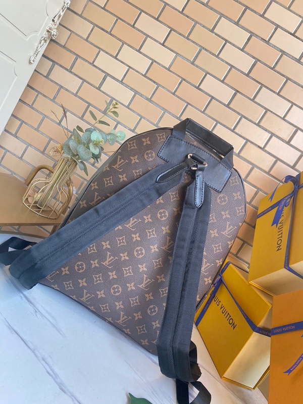 ルイヴィトンバッグ側面デザイン